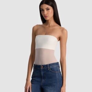 NWT Alice + Olivia BANDEAU STRAPLESS BODYSUIT in white Size Small Mesh